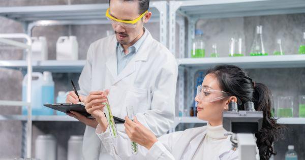 Radiolabeling vs. Chemical Synthesis: What’s the Difference?